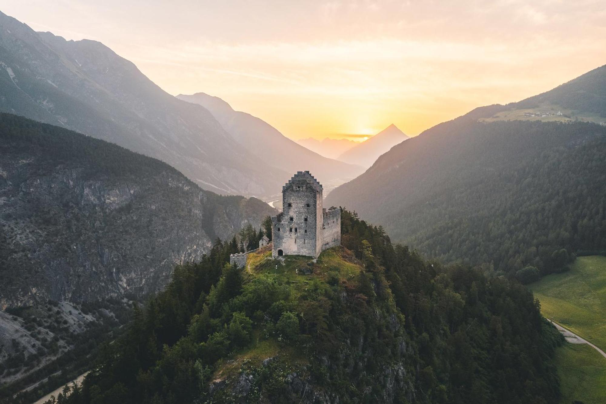Lechtaler Alpenblick Landeck - Privatzimmer & Ferienwohnung Экстерьер фото